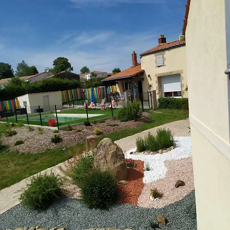 M. Clemenceau - Les Maisonnettes De La Maneliére La Flocellière Extérieur photo